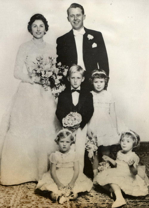 http://www.unofficialroyalty.com/wp-content/uploads/2014/02/NOR-Astrid-wedding-1961.jpg